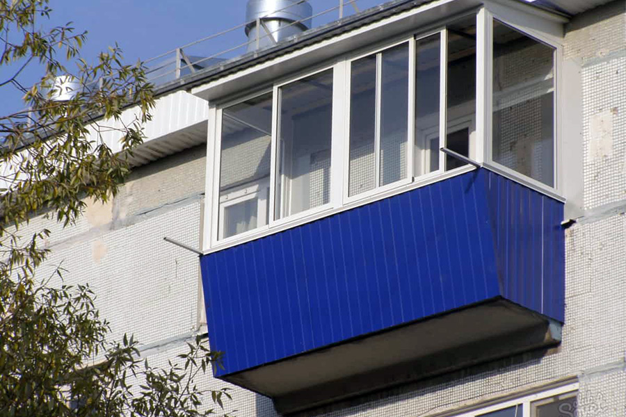 Металлический сайдинг внешней отделки балкона