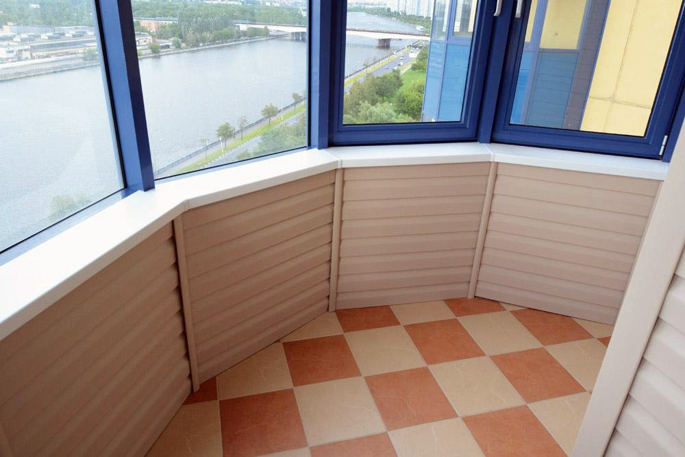 Внутренняя отделка балкона панелями ПВХ